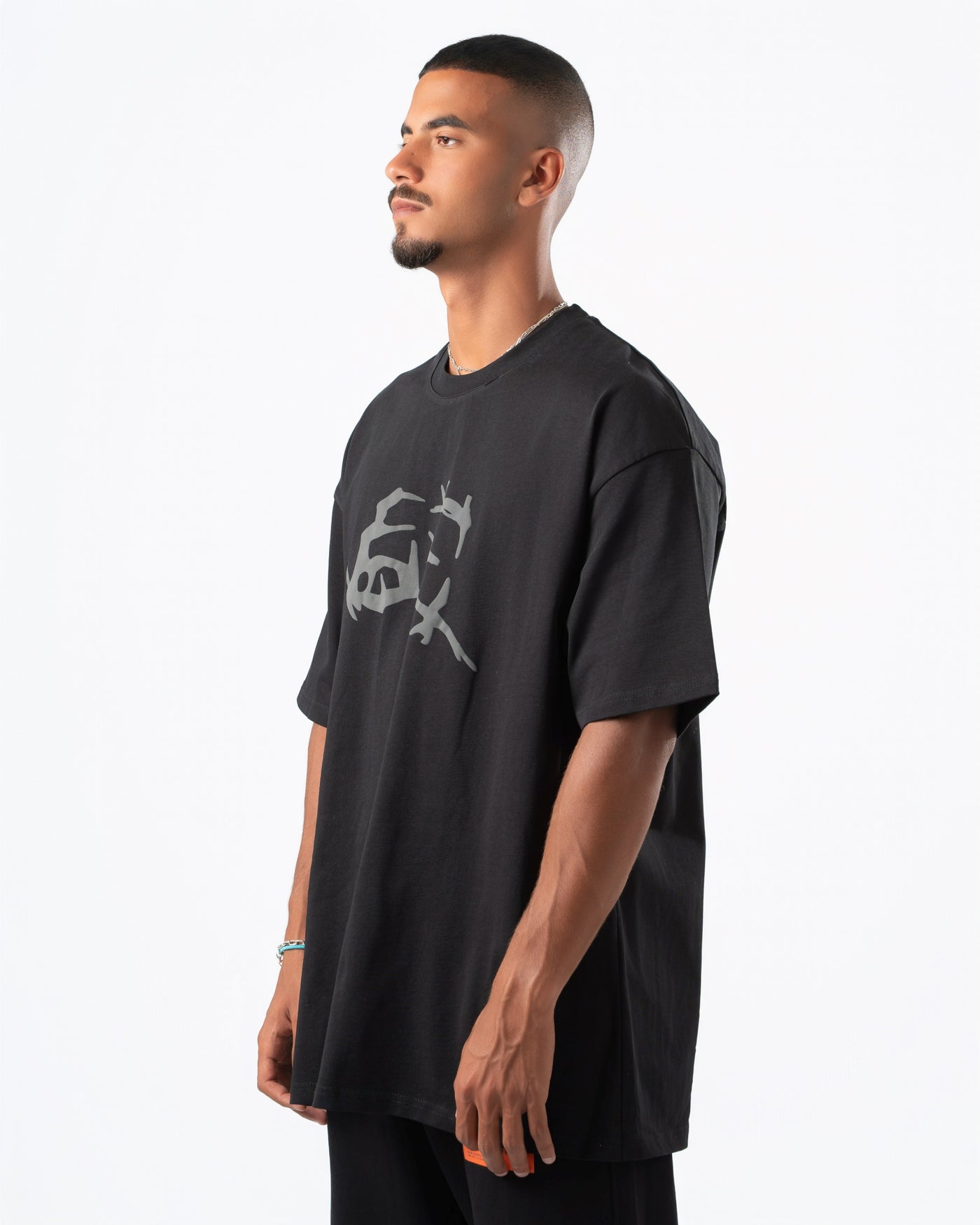 NIGHT GATHERING TEE